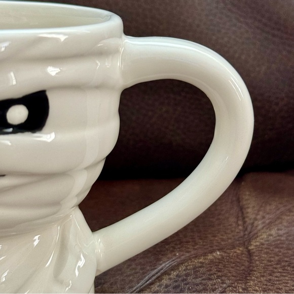 Mummy with Pumpkin Figural Halloween Mug - Jack O’ Lantern Lane - Picture 5 of 11